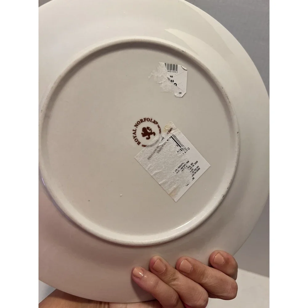 ROYAL NORFOLK 2 Plates 10 1/2